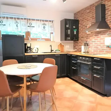 Villa Vinoselo - Gruene Oase Mit Wellness Apartment