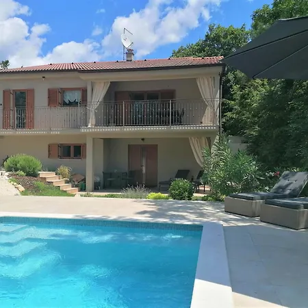 Villa Vinoselo - Gruene Oase Mit Wellness Vizinada