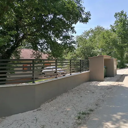Apartment Villa Vinoselo - Gruene Oase Mit Wellness Vizinada