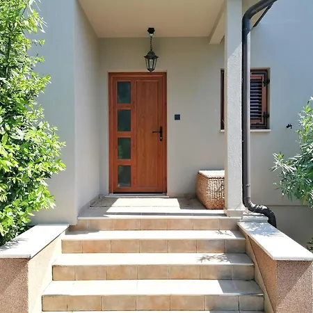 Villa Vinoselo - Gruene Oase Mit Wellness *